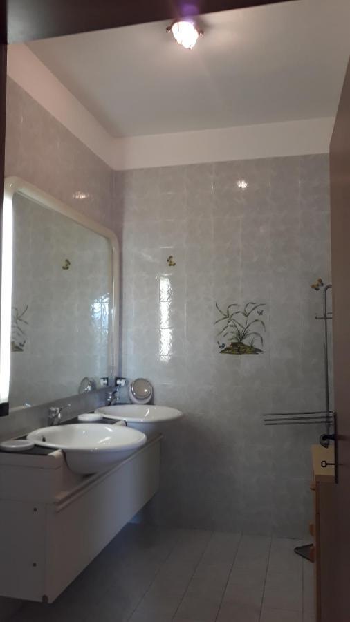 Bellavista Beachfront Apartments Quercianella Ngoại thất bức ảnh